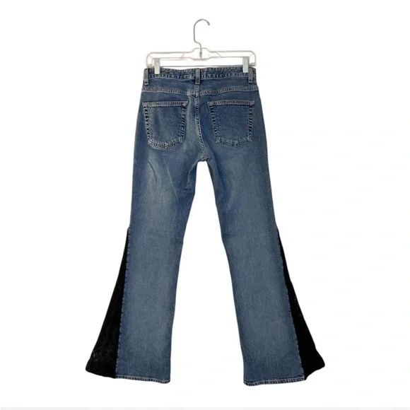 Stylish Blue Jeans with Black Accents - Picture 2 of 7